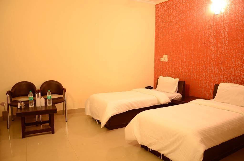 Hotel Le Princess @ Airport New Delhi Eksteriør billede